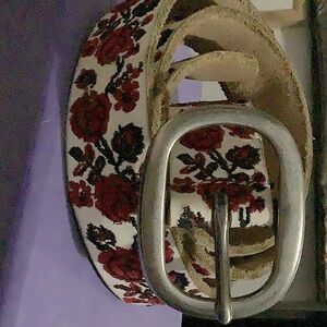 Vintage Lucky Brand boho embroidered leather belt